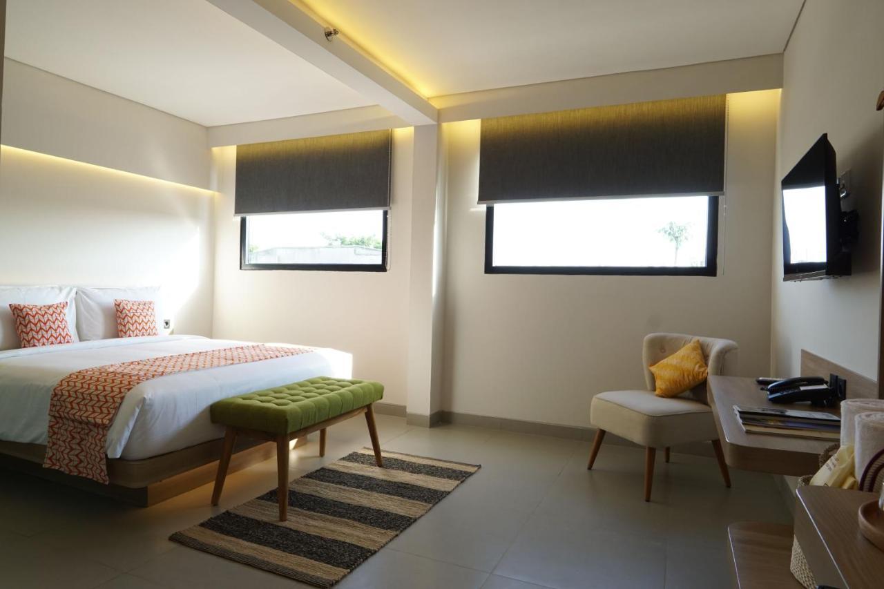 Qubika Boutique Hotel Tangerang Esterno foto